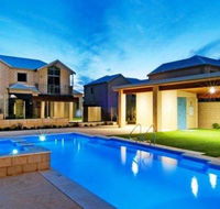 Villa Serenity On The Terrace - Accommodation Port Macquarie