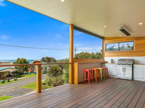 Waikiki Views - Accommodation Port Macquarie 3