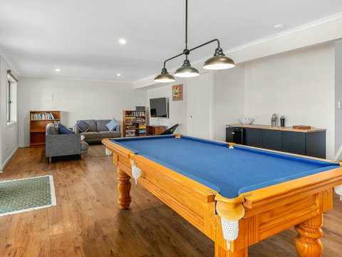 Waikiki Views - Accommodation Port Macquarie 1