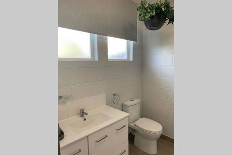 Walk To Lamberts Beach With Wi-fi And Netflix - Accommodation Port Macquarie 3