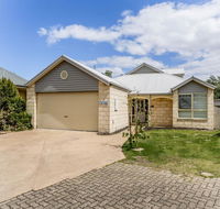 WALKIN' ON SUNSHINE - Accommodation Port Macquarie