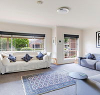 Walling-Clifton Gardens - backing onto golf course - Accommodation Port Macquarie