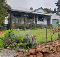 Walnut Cottage - 2 bedroom pet friendly country cottage - Accommodation Port Macquarie
