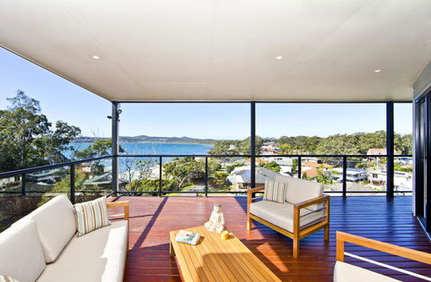 Wanda Point House - Tranquil, Elegant & Dog Friendly - Accommodation Port Macquarie 1