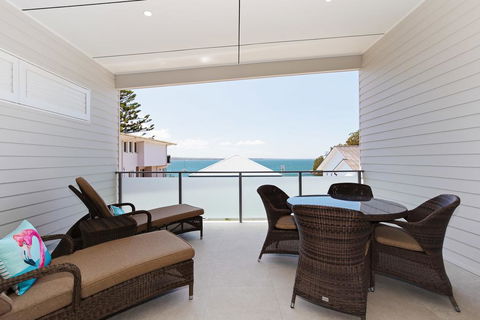 Wanda Waterfront Retreat - Beautiful Beach House - Accommodation Port Macquarie 1