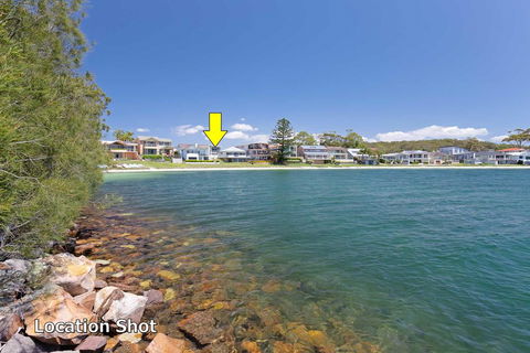 Wanda Waterfront Retreat - Beautiful Beach House - Accommodation Port Macquarie 0