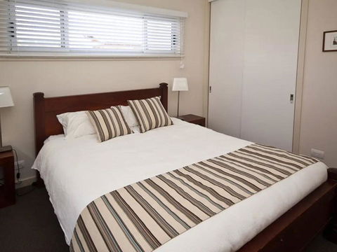 Wangi Lakehouse - Renovated Lake Macquarie Lakefront Location - Accommodation Port Macquarie 3