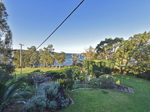 Wangi Waterfront Delight 4br Waterfront Reserve Home - Accommodation Port Macquarie 3