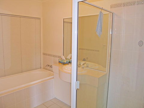 Water View House @ Orient Point - Accommodation Port Macquarie 3