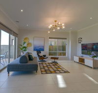 Waterfront Grand Villa for Big Group - Accommodation Port Macquarie