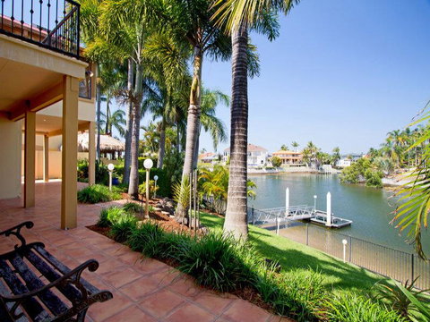 Waterfront Sorrento - Accommodation Port Macquarie 0