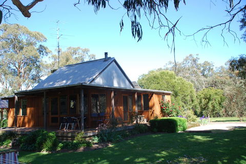 Bluegum Ridge Cottages - Accommodation Port Macquarie 0