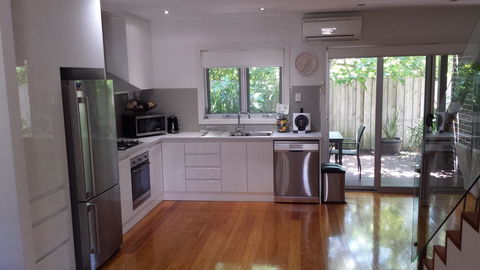 Central To Cowes - Accommodation Port Macquarie 4