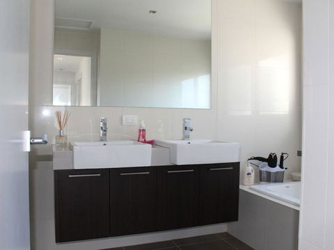 Central To Cowes - Accommodation Port Macquarie 13