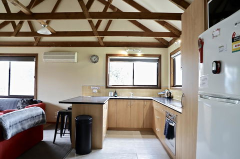 Red Ceder Cottage - Great Ocean Road - Port Campbell - Accommodation Port Macquarie 14