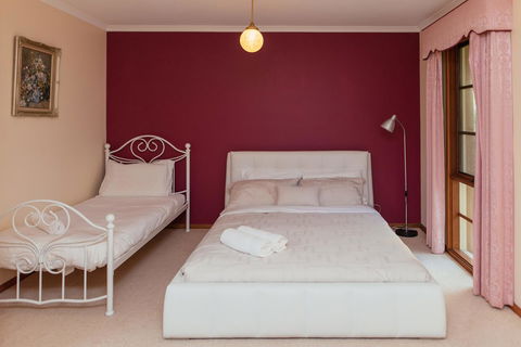 The Dan - Accommodation Port Macquarie 7