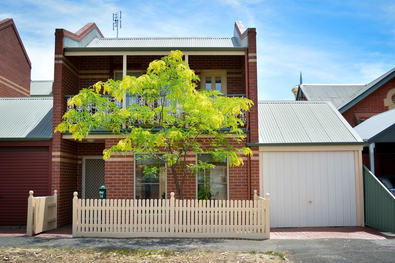 Quarry Hill VIC Accommodation Port Macquarie