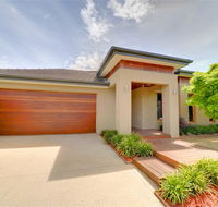 Newington Lakehouse - Accommodation Port Macquarie