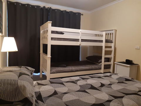 Elevated Holiday House Overlooks Tranquil Wetlands - Accommodation Port Macquarie 7