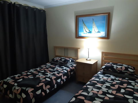 Elevated Holiday House Overlooks Tranquil Wetlands - Accommodation Port Macquarie 8