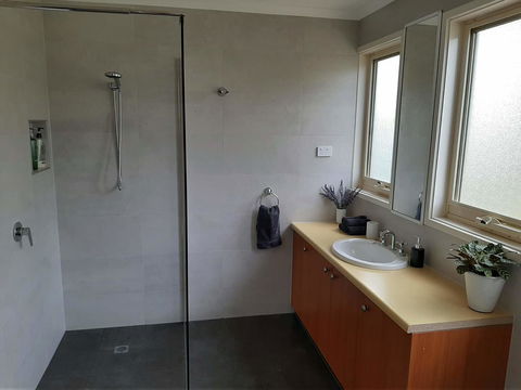 Elevated Holiday House Overlooks Tranquil Wetlands - Accommodation Port Macquarie 3