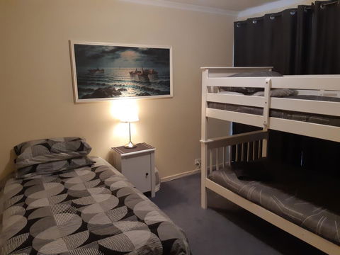 Elevated Holiday House Overlooks Tranquil Wetlands - Accommodation Port Macquarie 6