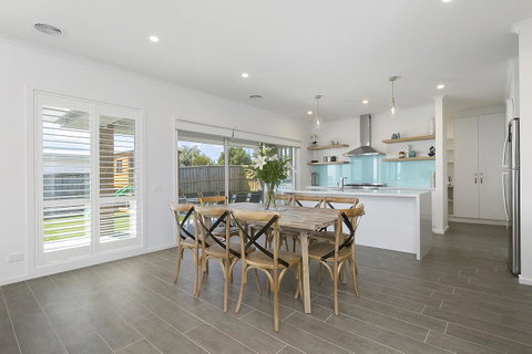 Tidal Changes - Rejuvenate Stays - Accommodation Port Macquarie 1