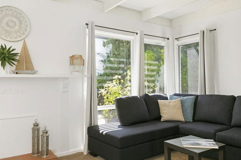 Mysa Anglesea Sleeps 7 WiFi SmartTV Cafes Shops - Accommodation Port Macquarie 0