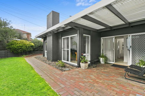 Mysa Anglesea Sleeps 7 WiFi SmartTV Cafes Shops - Accommodation Port Macquarie 7