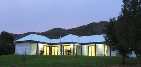 3 Bells Alpine Cottage - Accommodation Port Macquarie 11