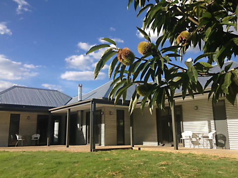 3 Bells Alpine Cottage - Accommodation Port Macquarie 0