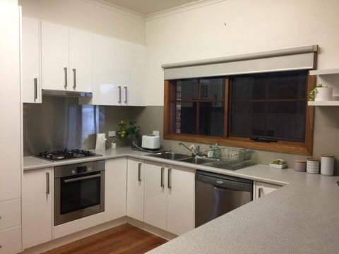 Bricks And Roses - Accommodation Port Macquarie 8