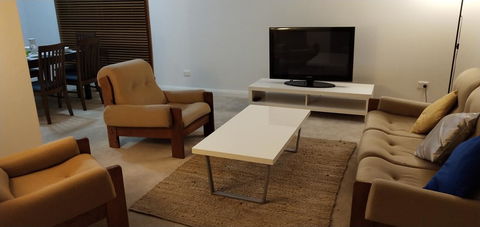 The Gallery Hours - Accommodation Port Macquarie 9