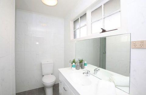 The Gallery Hours - Accommodation Port Macquarie 5
