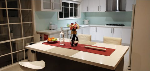The Gallery Hours - Accommodation Port Macquarie 13