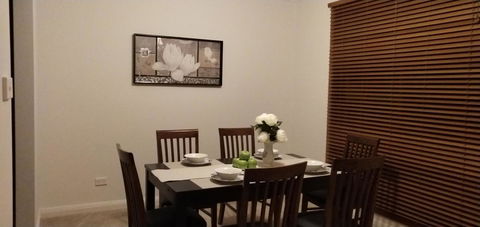 The Gallery Hours - Accommodation Port Macquarie 11