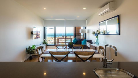 Waterfront Apt 234 Marinaquays - Accommodation Port Macquarie 0