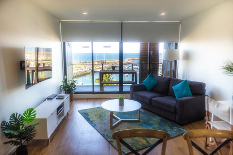 Waterfront Apt 234 Marinaquays - Accommodation Port Macquarie 2