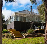 Lake Como Villa - Accommodation Port Macquarie