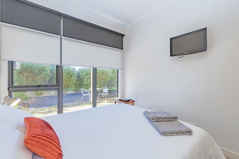Stylish 3 Bedroom Townhouse - Free Parking - Accommodation Port Macquarie 20