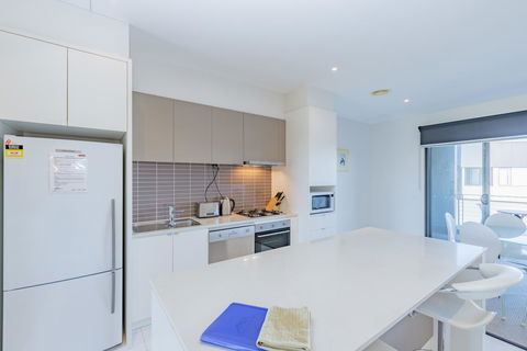 Stylish 3 Bedroom Townhouse - Free Parking - Accommodation Port Macquarie 11