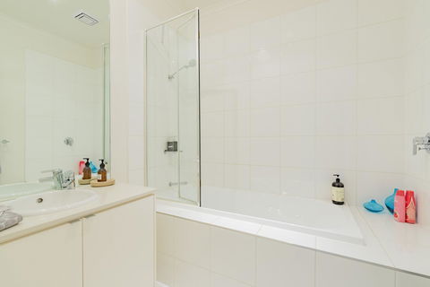 Stylish 3 Bedroom Townhouse - Free Parking - Accommodation Port Macquarie 23