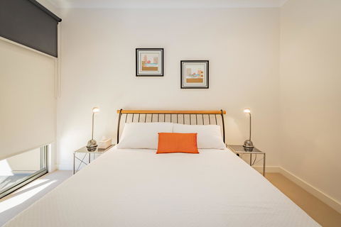 Stylish 3 Bedroom Townhouse - Free Parking - Accommodation Port Macquarie 6