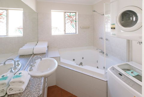 Rainbow Getaway Holiday Apartments - Accommodation Port Macquarie 31