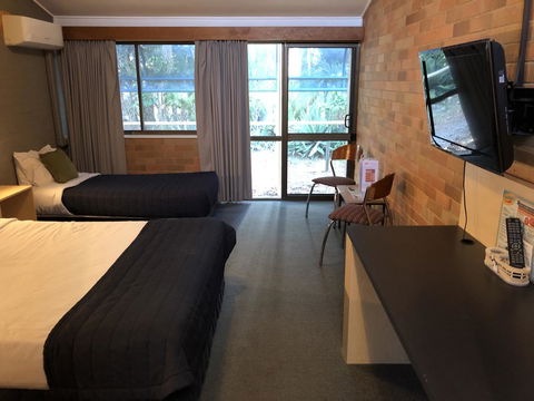 Bribie Island Hotel - Accommodation Port Macquarie 2