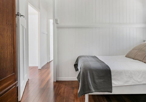 Lake Weyba Noosa Lodge & Kangaroos - Accommodation Port Macquarie 11