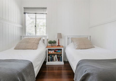 Lake Weyba Noosa Lodge & Kangaroos - Accommodation Port Macquarie 10
