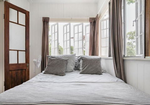 Lake Weyba Noosa Lodge & Kangaroos - Accommodation Port Macquarie 9