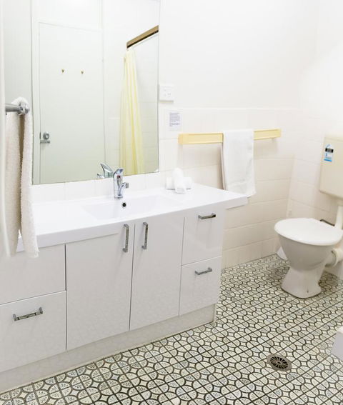 Amaroo On Mandalay, Magnetic Island - Accommodation Port Macquarie 4