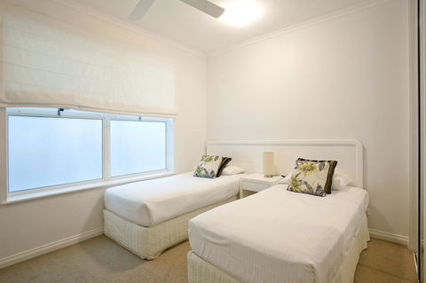 Emerald Noosa - Accommodation Port Macquarie 31
